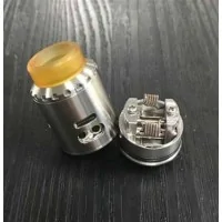 Musketeer RDA Blitz - Tröpfelverdampfer 24 mmMusketeer Blitz RDA ist&nbsp;ein&nbsp;Tröpfelverdampfer mit einem Durchmesser von 24 mm und einer 3 mm Füllvolumen.Seine Spirale verstellbarer Luftstrom ist perfekt für einen optimalen Geschmack ist es auch ein einzigartiges System der Luftzirkulation 3-Wege hat.Eigenschaften:Durchmesser: 24mmGewicht: &nbsp;39 gMaterial: &nbsp;Edelstahl + PEIConnektor: 510Deck: Design DualdeckAirflowPEEK Isolator4300Blitz RDA21,60&nbsp;CHFsmoke-shop.ch21,60&nbsp;CHF