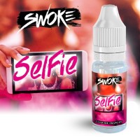 Selfie by SWOKE 10ml - 0 mgLieferumfang: 10 ml Selfie by SWOKEWas ist ? wollen Sie ein Selfie ? Cassis und mintgrün mit Zitrusnoten Gourmet BananeLe Selfie réunit dans un mélange savoureux des saveurs de cassis et menthe verte avec une banane gourmande relevée de notes d'agrumes.Hergestellt in Frankreich 70% VG / 30% PG Végétal100% Natürliche Aromen   4318swoke1,50 CHFsmoke-shop.ch1,50 CHF