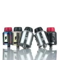 Screwless Two Post 25mm RDA Ampus (Selbstwickelverdampfer)Der Screwless Two Post 25mm RDA von Ampus überzeugt durch sein innovatives schraubenloses Deck und eine besonders einfache Handhabung. Mit einem Durchmesser von 25 mm sowie einer tiefen Liquidwanne von 5 mm bietet dieser Tröpfelverdampfer ausreichend Platz für komfortables Wickeln und eine hervorragende Liquidaufnahme.Dank des praktischen Two-Post-Decks lassen sich Coils schnell und unkompliziert montieren – ganz ohne Schraubenzieher. Das screwless System ermöglicht eine einfache Befestigung der Coils und sorgt für eine benutzerfreundliche Nutzung, ideal für Anfänger und erfahrene Dampfer gleichermaßen.Der hitzebeständige RDA punktet zudem mit einer robusten Verarbeitung und sorgt für ein intensives Geschmacks- und Dampferlebnis.Highlights:Innovatives schraubenloses DeckKein Schraubenzieher zur Coil-Befestigung notwendig25 mm Durchmesser5 mm tiefe LiquidwanneEinfaches Two-Post-SystemHitzebeständige VerarbeitungIntensiver Geschmack und starke DampfentwicklungLieferumfang:1x Screwless Two Post 25mm RDA – Ampus6480Pulsei Tech14,40&nbsp;CHFsmoke-shop.ch14,40&nbsp;CHF