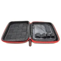 Vape Bag DIY Purely - FumytechLieferumfang:  1x Vape Tasche / Vape Bag DIY Purely - Fumytech Mit dem Fumytech Vape Bag findet alles seinem Platz. Der Vape Bag von Fumyter ist speziell für den sicheren Transport und Aufbewahrung von Dampferutensilien Farbe SchwarzVape Bag DIY Purely Fumytech ist der perfekte Fall zu halten und zu transportieren unsere Werkzeuge und Geräte in einem geschützten und ordentlichen Weg. Es besteht aus 2 Fächern mit Gummistreifen in einem Raster durch einen Separator mit Gummibändern und einem Gitter, um unsere Werkzeuge zu platzieren geteilt. Seine Maße in Millimetern sind 120x140x40.7545Fumytech22,00 CHFsmoke-shop.ch22,00 CHF