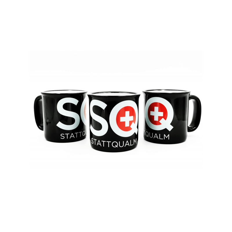 Kaffeetasse Squape - Sqattqualm schwarz MerchLieferumfang: 1 x StattQualm TasseAuf der schwarzen StattQualm Tasse befindet sich das Logo von StattqualmEine hübsche Tasse mit dem StattQualm Logo für jede/n Kaffe -oder Tee Liebhaber/in.Hinweis: die Platzierung des Logos weicht vom Artikelbild ab. Das Logo befindet sich mittig gegenüber dem Griff und ist effektiv grösser. 6891Stattqualm / Squape12,90 CHFsmoke-shop.ch12,90 CHF