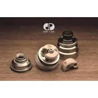 DDP ONE RDTA 22MM - Schwarz von DDP VapeInhalt1 x DDP Vape One RDTA2 x Getriebe (Einzel- und Doppelspule)1 x Dichtungssatz &amp; Werkzeuge1 x TascheDie DDP One RDTA ist eine kleine geschmacksorientierte RDTA mit 22 mm Durchmesser, die aus SS316L und Utlem hergestellt wird.Dank der 2 mitgelieferten Reduzierstücke bietet es die Möglichkeit, Einzel- oder Doppelspuleneinheiten herzustellen.Mit einem Fassungsvermögen von 2 ml kann sein Tank direkt aus dem Kammerreduzierer befüllt werden.Sein Luftstrom ist über seine obere Kappe einstellbar, ist aber dennoch für einen begrenzten Luftzug vorgesehen.Durchmesser: 22 mmHöhe: 24 mm (ohne Tropfnase)Höhe: 32 mm (mit Tropfnase)Gewicht: 23gFassungsvermögen: 2mlGehäuse: Edelstahl 316L (lebensmittelecht)Reduzierstück (Einzel- und Doppelspule): Ultem (Lebensmittelqualität)Panzer: MakrolonInterne Luftstromsteuerung: 2,5 mm / 1,5 mm9176DDP Vape98,00&nbsp;CHFsmoke-shop.ch98,00&nbsp;CHF