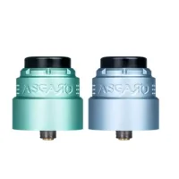 Vaperz Cloud Asgard Mini Summer Edition RDA 25mmLieferumfang: Vaperz Cloud Asgard Mini RDA /Selbstwickelverdampfer The Asgard mini RDA is exactly what the name says in being a smaller verison of the Asgard RDA. It is a top airflow 25mm RDA with a semi-postless design and 6ml juice well. The deck brings four 2.5mm x 3.0mm individual post holes for easy coil installation with a quick release... Agua TealAsgard mini RDA ist genau das, was der Name schon sagt, nämlich eine kleinere Version der Asgard RDA.Die RDA hat 48 Luftstromlöcher, die einen massiven Einlass in die Luftstromkammer der zweiten Stufe ermöglichen, um Druck zu erzeugen, bevor dieser an den Widerstand abgegeben wird.Entdecken Sie heute seine neuen Farben: Sommerausgabe.9411Vaperz Cloud34,90 CHFsmoke-shop.ch34,90 CHF