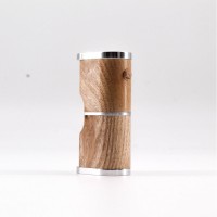 ID 65 n°63 par Polygon Mod MECH BOXI.D. 65 durch Polygon Mod.Mod Vollmeca, 950er Silberlamelle.Schalter abschließbar 1/4 DrehungStabilisiertes Holz.Schalter, obere Kappe und untere Kappe aus Aluminium AU4G 2017 APin 510 federbelastetes KupferJeder Ausweis ist nummeriert und graviert.Beutel aus echtem Leder.Höhe: 745 mmLänge: 37 mmBreite: 24mm vorne, 22mmm hintenFarbe: Abbildung 1 und 29625Polygon Mod - Frankreich229,90 CHFsmoke-shop.ch229,90 CHF