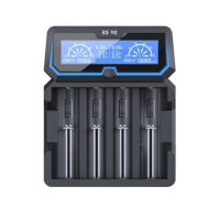 Ladegerät X4 (Extended Version) - XTAR 4 SchachtLieferumfang1 x XTAR X4 4-Slot Charger Ladegerät1 x Europa Netzstecker1 x BenutzerhandbuchXTAR stellt das neue X4 Ladegerät vor, ein 4-Schacht-Ladegerät welches mit sämtlichen Schutzfunktionen ausgestattet ist und die Akkus mit bis zu 2A lädt. Das Ladegerät ist aus flammhemmendem PC Material gefertigt und mit einem übersichtlichen Display ausgestattet. Das Display zeigt den Echtzeit-Ladestrom, die Ladekapazität, den Akku-Typ und die Akkuspannung an. Der Ladestrom wird automatisch gewählt, dieser beträgt bei Laden eines Akkus 2A, bei Laden von 2 Akkus jeweils 1A und bei Laden von 4 Akkus jeweils 0,5A. Die Stromversorgung erfolgt entweder über den Micro-USB Port oder den AC-Eingang.Die integrierten Schutzfunktionen, Überhitzungs-, Überladungs- und Kurzschlussschutz, sorgen für einen hohen Sicherheitsstandart und verlängern die Lebensdauer der Akkus. Mit dem USB Ausgang an der Rückseite kann das XTAR X4 zusätzlich als Powerbank für Smartphones und andere Geräte genutzt werden. Dafür muss ein Akku in Schacht 4 eingelegt werden. Kompatibel mit:Li-Ion:14500, 14650, 16340, 17335, 17500, 17670, 18350, 18490, 18500, 18650, 18700, 20700, 21700, 22650, 25500, 266509851Xtar Charger39,90 CHFsmoke-shop.ch39,90 CHF