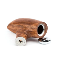 Epipe Scarecrow Rosewood 18650 -Pfeife- Créavap ink. Drip TipEpipe Scarecrow Rosewood 18650 - CréavapMechanisches E-Pipe, die mit 18650-Batterien funktioniert- Ausgangsspannung: 3,7V- Kompatibler Akku: 18650- Verbinder: 510 einstellbar durch Federstift 22mm (Edelstahl)- Schüsseldurchmesser: 38 mm- Höhe der Schüssel: 94 mm- Schwarzes Delrin-Innenhemd- Mit dem Créavap-Logo gravierter AluminiumschalterDer auf dem Foto gezeigte Verdampfer und die Epipe-Halterung sind nicht enthalten.9865Creavap E-Pipes249,90 CHFsmoke-shop.ch249,90 CHF