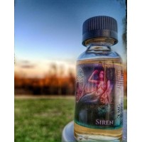 35 ml SIREN von Cyclops Creature Collection -0 mg Nikotin- Ananas KuchenDie Sirene hat mit ihrem süßen verführerischen Gesang schon so manchen Seemann angelockt. Genauso wie so wenige dem Aroma und Geschmack eines frisch gebackenen, feuchten Ananas-Kuchens auf dem Kopf widerstehen können.- 65/35 VG/PG- 60ml- Erhältlich in 0 mg,- Hergestellt in den USAThe Siren has lured many a sailor with her sweet seductive song. Much the same way that so few can resist the aroma and flavor of a freshly baked, moist pineapple upside-down cake. - 65/35 VG/PG - 60ml - Available in 0 mg, - Made in the USA3220Cyclops Vapor Juices USA2,40 CHFsmoke-shop.ch2,40 CHF