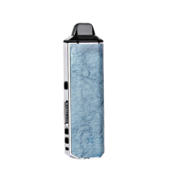 XVape ARIA + in 1 Vaporizer 2600mAh - XVape - schwarzEntdecken Sie den Aria Vaporizer in einer noch besseren „+“-Version als das Basismodell!Integrierter 2550-mAh-Akku, aufladbar über USB-C.Einstellbare Temperatur von 100 bis 240 Grad Celsius (212 bis 464 Grad Fahrenheit).Einstellbare Spannung von 3,3 bis 4,2 Volt.Keramik-Heizkörper mit integriertem Heizelement.Schnelles Aufheizen in ca. 20 Sekunden.Ovale Kammer für bessere Wärmeleitung und größere Heizfläche.Kompatibel mit getrockneten Kräutern, Konzentraten und Harzen.Neue Lederhülle für besseren Halt.Komplettes Set mit allem, was Sie zur Pflege und Reinigung des Vaporizers benötigen.Lieferumfang1 x ARIA+ Vaporizer4 x Alkoholtücher2 x Mundstücke1 x Harzschale2 x Siebe3 x Wattestäbchen1 x Reinigungsbürste1 x USB-C-Kabel1 x BedienungsanleitungEigenschaftenGröße: 118,0 x 22,0 x 34,0 mm2550-mAh-AkkuTemperatur: 100–240 °C (212–464 °F)Spannung: 3,3–4,2 VSchnelle Aufheizung in 20 SekundenKeramik-HeizelementOvale KammerKompatibel mit getrockneten Kräutern, Harzen und KonzentratenLederhülle8517XVape Vaporizer74,90 CHFsmoke-shop.ch74,90 CHF