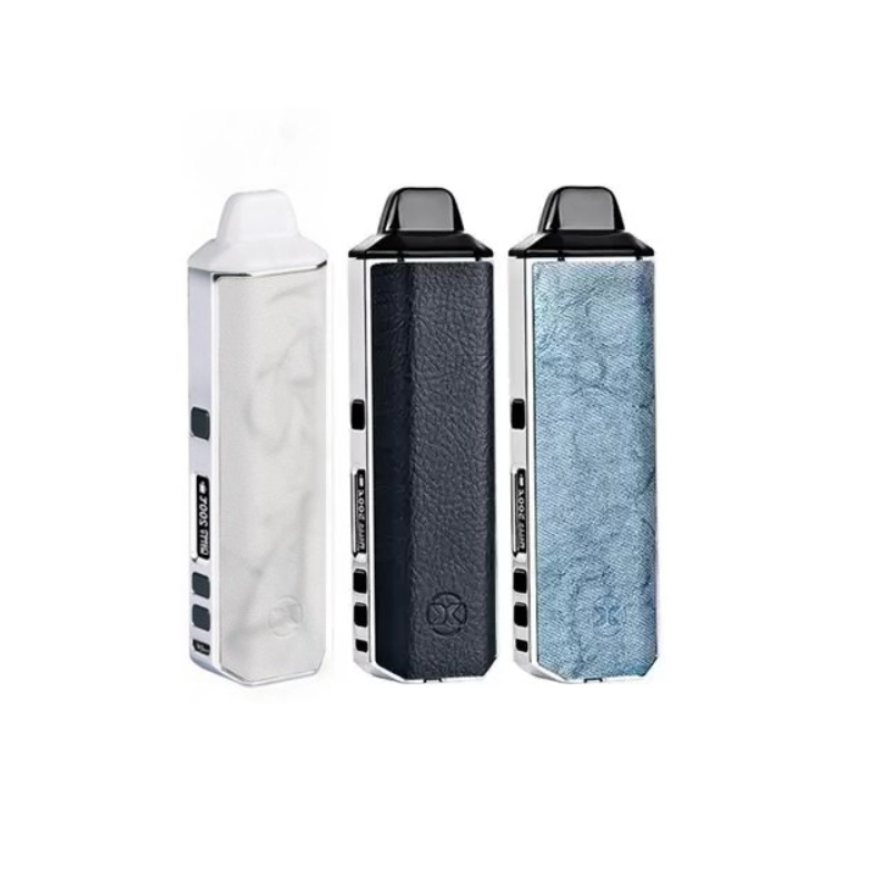 XVape ARIA + in 1 Vaporizer 2600mAh - XVapeEntdecken Sie den Aria Vaporizer in einer noch besseren „+“-Version als das Basismodell!Integrierter 2550-mAh-Akku, aufladbar über USB-C.Einstellbare Temperatur von 100 bis 240 Grad Celsius (212 bis 464 Grad Fahrenheit).Einstellbare Spannung von 3,3 bis 4,2 Volt.Keramik-Heizkörper mit integriertem Heizelement.Schnelles Aufheizen in ca. 20 Sekunden.Ovale Kammer für bessere Wärmeleitung und größere Heizfläche.Kompatibel mit getrockneten Kräutern, Konzentraten und Harzen.Neue Lederhülle für besseren Halt.Komplettes Set mit allem, was Sie zur Pflege und Reinigung des Vaporizers benötigen.Lieferumfang1 x ARIA+ Vaporizer4 x Alkoholtücher2 x Mundstücke1 x Harzschale2 x Siebe3 x Wattestäbchen1 x Reinigungsbürste1 x USB-C-Kabel1 x BedienungsanleitungEigenschaftenGröße: 118,0 x 22,0 x 34,0 mm2550-mAh-AkkuTemperatur: 100–240 °C (212–464 °F)Spannung: 3,3–4,2 VSchnelle Aufheizung in 20 SekundenKeramik-HeizelementOvale KammerKompatibel mit getrockneten Kräutern, Harzen und KonzentratenLederhülle8517XVape Vaporizer74,90 CHFsmoke-shop.ch74,90 CHF