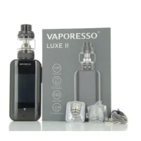 Kit Luxe 2 + Box Mod + NRG-S 8ml Verdampfer von Vaporesso - StarterkitKit Luxe 2 + NRG-S 8ml Vaporesso - StarterkitInhalt :1 x Mod LUXE II1 x NRG-S (8 ml)1 × GT4 Maschenwiderstand 0,15Ω (vorinstalliert)1 × GT Maschenwiderstand 0,18Ω1 × Ersatzglas (5 ml)1 × Dichtungssatz1 × Micro-USB-Kabel1 × Benutzerhandbuch1 × GarantiekarteBetrieben mit 2x 18650 Batterien (Nicht im Lieferumfang dabei)Vaporesso präsentiert das dritte Modell der Luxe-Serie: das Luxe II Kit.Das Kit besteht aus einer Dual-Batterie 18650 Luxe II Mod, gekoppelt mit einem 8ml NRG-S Zerstäuber.Der Luxe II Mod verfügt jetzt über einen AXON Chip mit einer neuen Schnittstelle und mehr Optionen wie z.B. den Pulse-ModusDer NRG-S Zerstäuber hat ein Fassungsvermögen von 5 oder 8ml, die Befüllung erfolgt durch die Spitze mit einem ausgeklügelten System auf Drehpunkt getan. Der NRG-S wird durch seine Kompatibilität mit allen Widerständen der GT-Serie von Vaporesso alle Liebhaber des großen, leckeren Dampfes zufriedenstellen.11543Vaporesso68,90 CHFsmoke-shop.ch68,90 CHF