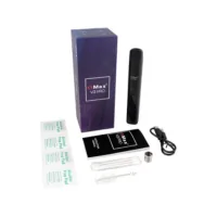 V3 Pro Vaporizer von XMax - Vaporizer Wax & Kräuter -V3 Pro Vaporizer von XMaxLieferumfang: 1x XMAX V3 Pro Vaporizer Portable1x 18650 Akku1x USB Typ-C Kabel3x Alkoholtücher1x Konzentratbehälter3x Wattestäbchen1x Reinigungsbürste1x BedienungsanleitungXMax präsentiert mit dem V3 Pro Vaporizer einen ultra kompakten und besonders handlichen Vaporizer in Form eines kleinen Stiftes. Durch die schlanke Form eignet er sich optimal zum Mitnehmen für unterwegs und passt auch in jede noch so kleine Hosentasche. Betrieben wird er mit einer herkömmlichen 18650er Akkuzelle, welche jedoch nicht im Lieferumfang enthalten ist. Der eingelegte Akku kann über den USB-C-Anschluss jederzeit auch unterwegs geladen werden. Das passende USB-C Ladekabel liegt dem Lieferumfang bei.Durch die kurze Aufheizzeit von nur fünfzehn Sekunden ist der V3 Pro von XMax jederzeit unverzüglich einsatzbereit. Es können trockene Kräuter mit einer Temperatur von 100 bis 220 °C verdampft werden. Wer gerne Öle oder auch Wachs und andere Konzentrate dampfen möchte, dem steht eine kleine Wachskapsel zur Verfügung, welche sich problemlos und unkompliziert reinigen lässt. Für die Reinigung liegen ausserdem in Alkohol getränkte Wattepads, drei Wattestäbchen und eine Reinigungsbürste im Lieferumfang bei. Ausserdem kann das Mundstück des V3 Pro Vaporizers für die Reinigung komplett zerlegt werden.Auf dem OLED Display werden alle wichtigen Informationen, wie z.B. die Betriebstemperatur angezeigt. Die Einstellung der Temperatur erfolgt über die zwei kleinen Auswahltasten, welche sich unterhalb des kleinen Displays befinden. Das Einschalten des V3 Pro erfolgt über den grossen Knopf oberhalb des Displays, der gleichzeitig auch als Befeuerungsknopf genutzt werden kann. Im On-Demond-Modus wird der V3 Pro durch Betätigen der Feuertaste 30 Sekunden lang beheizt. Wer aber lieber die Heizkammer konstant und durchgängig auf Temperatur halten will, dem stehen zwei Session-Modi von vier und sechs Minuten zur Verfügung.V3 Pro Vaporizer von XMaxArtikeltypVaporizerHerstellerXMaxTemperatur Limiten100° - 220°CAufheizzeit15 SekundenAkku1x, 18650Akkuleistung2600 mAhAnschlüsseUSB C-TypeFarbenSilber, SchwarzMaterialAluminium Legierung, Edelstahl, KeramikLänge150 mmBreite27 mmDicke / Tiefe24 mmGewicht107gHerkunftUSA11952XVape Vaporizer124,00 CHFsmoke-shop.ch124,00 CHF V3 Pro Vaporizer von XMax - Vaporizer Wax & Kräuter -V3 Pro Vaporizer von XMaxLieferumfang: 1x XMAX V3 Pro Vaporizer Portable1x 18650 Akku1x USB Typ-C Kabel3x Alkoholtücher1x Konzentratbehälter3x Wattestäbchen1x Reinigungsbürste1x BedienungsanleitungXMax präsentiert mit dem V3 Pro Vaporizer einen ultra kompakten und besonders handlichen Vaporizer in Form eines kleinen Stiftes. Durch die schlanke Form eignet er sich optimal zum Mitnehmen für unterwegs und passt auch in jede noch so kleine Hosentasche. Betrieben wird er mit einer herkömmlichen 18650er Akkuzelle, welche jedoch nicht im Lieferumfang enthalten ist. Der eingelegte Akku kann über den USB-C-Anschluss jederzeit auch unterwegs geladen werden. Das passende USB-C Ladekabel liegt dem Lieferumfang bei.Durch die kurze Aufheizzeit von nur fünfzehn Sekunden ist der V3 Pro von XMax jederzeit unverzüglich einsatzbereit. Es können trockene Kräuter mit einer Temperatur von 100 bis 220 °C verdampft werden. Wer gerne Öle oder auch Wachs und andere Konzentrate dampfen möchte, dem steht eine kleine Wachskapsel zur Verfügung, welche sich problemlos und unkompliziert reinigen lässt. Für die Reinigung liegen ausserdem in Alkohol getränkte Wattepads, drei Wattestäbchen und eine Reinigungsbürste im Lieferumfang bei. Ausserdem kann das Mundstück des V3 Pro Vaporizers für die Reinigung komplett zerlegt werden.Auf dem OLED Display werden alle wichtigen Informationen, wie z.B. die Betriebstemperatur angezeigt. Die Einstellung der Temperatur erfolgt über die zwei kleinen Auswahltasten, welche sich unterhalb des kleinen Displays befinden. Das Einschalten des V3 Pro erfolgt über den grossen Knopf oberhalb des Displays, der gleichzeitig auch als Befeuerungsknopf genutzt werden kann. Im On-Demond-Modus wird der V3 Pro durch Betätigen der Feuertaste 30 Sekunden lang beheizt. Wer aber lieber die Heizkammer konstant und durchgängig auf Temperatur halten will, dem stehen zwei Session-Modi von vier und sechs Minuten zur Verfügung.V3 Pro Vaporizer von XMaxArtikeltypVaporizerHerstellerXMaxTemperatur Limiten100° - 220°CAufheizzeit15 SekundenAkku1x, 18650Akkuleistung2600 mAhAnschlüsseUSB C-TypeFarbenSilber, SchwarzMaterialAluminium Legierung, Edelstahl, KeramikLänge150 mmBreite27 mmDicke / Tiefe24 mmGewicht107gHerkunftUSA11952XVape Vaporizer124,00 CHFsmoke-shop.ch124,00 CHF