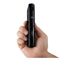 V3 Pro Vaporizer von XMax - Vaporizer Wax & Kräuter - SilberV3 Pro Vaporizer von XMaxLieferumfang: 1x XMAX V3 Pro Vaporizer Portable1x 18650 Akku1x USB Typ-C Kabel3x Alkoholtücher1x Konzentratbehälter3x Wattestäbchen1x Reinigungsbürste1x BedienungsanleitungXMax präsentiert mit dem V3 Pro Vaporizer einen ultra kompakten und besonders handlichen Vaporizer in Form eines kleinen Stiftes. Durch die schlanke Form eignet er sich optimal zum Mitnehmen für unterwegs und passt auch in jede noch so kleine Hosentasche. Betrieben wird er mit einer herkömmlichen 18650er Akkuzelle, welche jedoch nicht im Lieferumfang enthalten ist. Der eingelegte Akku kann über den USB-C-Anschluss jederzeit auch unterwegs geladen werden. Das passende USB-C Ladekabel liegt dem Lieferumfang bei.Durch die kurze Aufheizzeit von nur fünfzehn Sekunden ist der V3 Pro von XMax jederzeit unverzüglich einsatzbereit. Es können trockene Kräuter mit einer Temperatur von 100 bis 220 °C verdampft werden. Wer gerne Öle oder auch Wachs und andere Konzentrate dampfen möchte, dem steht eine kleine Wachskapsel zur Verfügung, welche sich problemlos und unkompliziert reinigen lässt. Für die Reinigung liegen ausserdem in Alkohol getränkte Wattepads, drei Wattestäbchen und eine Reinigungsbürste im Lieferumfang bei. Ausserdem kann das Mundstück des V3 Pro Vaporizers für die Reinigung komplett zerlegt werden.Auf dem OLED Display werden alle wichtigen Informationen, wie z.B. die Betriebstemperatur angezeigt. Die Einstellung der Temperatur erfolgt über die zwei kleinen Auswahltasten, welche sich unterhalb des kleinen Displays befinden. Das Einschalten des V3 Pro erfolgt über den grossen Knopf oberhalb des Displays, der gleichzeitig auch als Befeuerungsknopf genutzt werden kann. Im On-Demond-Modus wird der V3 Pro durch Betätigen der Feuertaste 30 Sekunden lang beheizt. Wer aber lieber die Heizkammer konstant und durchgängig auf Temperatur halten will, dem stehen zwei Session-Modi von vier und sechs Minuten zur Verfügung.V3 Pro Vaporizer von XMaxArtikeltypVaporizerHerstellerXMaxTemperatur Limiten100° - 220°CAufheizzeit15 SekundenAkku1x, 18650Akkuleistung2600 mAhAnschlüsseUSB C-TypeFarbenSilber, SchwarzMaterialAluminium Legierung, Edelstahl, KeramikLänge150 mmBreite27 mmDicke / Tiefe24 mmGewicht107gHerkunftUSA11952XVape Vaporizer109,90 CHFsmoke-shop.ch109,90 CHF