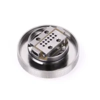 Aromamizer RAGNAR RDTA 18 ml von Steam Crave - SilberLieferumfang1x Steamcrave Aromamizer Ragnar RDTA1x Steamcrave Postless Deck1x Kaminreduzierung1x 18ml Glas1x Ersatzteil1x BedienungsanleitungSteamcrave bringt mit dem Ragnar RDTA den nächsten Riesen auf den Markt. Der Verdampfer hat einen Durchmesser von sagenhaften 35mm und passt damit perfekt auf den hauseigenen Hadron oder PMW Mod. Der Ragnar RDTA hat ein Fassungsvermögen von unglaublichen 18ml und bietet, wie von Steamcrave gewohnt, eine Menge Platz zum Wickeln. Man kann bei dem großzügig gestalteten Deck auch dicke Drähte oder Spezielwicklungen verwenden. Zudem ist der Verdampfer auf einen offenen Zug ausgelegt, was auch von dem 22mm Driptip im Honeycomb Design unterstrichen wird. Damit man auch problemlos das Mesh-Deck (nicht im Lieferumfang enthalten) nutzen kann, liegt ein Adapter bei, der die Kammer dementsprechend verkleinert. Somit hat man auch bei den diversen Verfügbaren Decks freie Auswahl. Somit ist der Steamcrave Aromamizer Ragnar RDTA ein vielseitig einsetzbarer und sehr hochwertig verarbeiteter Verdampfer, der insbesondere auf großen Akkuträgern optisch neue Maßstäbe setzt. Technische DatenMaße: 56,9mm x 35,0mmDrip Tip: 22mm Resin Drip TipDeck: Postless DeckZugverhalten: offenes DTLFüllvolumen: 18mlBefüllung: Topfill-SystemAirflow:  Stufenlos regulierbar 9409steam Crave59,90 CHFsmoke-shop.ch59,90 CHF