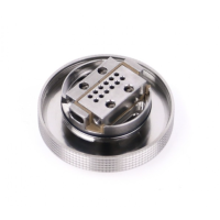 Aromamizer RAGNAR RDTA 18 ml von Steam Crave - SilberLieferumfang1x Steamcrave Aromamizer Ragnar RDTA1x Steamcrave Postless Deck1x Kaminreduzierung1x 18ml Glas1x Ersatzteil1x BedienungsanleitungSteamcrave bringt mit dem Ragnar RDTA den nächsten Riesen auf den Markt. Der Verdampfer hat einen Durchmesser von sagenhaften 35mm und passt damit perfekt auf den hauseigenen Hadron oder PMW Mod. Der Ragnar RDTA hat ein Fassungsvermögen von unglaublichen 18ml und bietet, wie von Steamcrave gewohnt, eine Menge Platz zum Wickeln. Man kann bei dem großzügig gestalteten Deck auch dicke Drähte oder Spezielwicklungen verwenden. Zudem ist der Verdampfer auf einen offenen Zug ausgelegt, was auch von dem 22mm Driptip im Honeycomb Design unterstrichen wird. Damit man auch problemlos das Mesh-Deck (nicht im Lieferumfang enthalten) nutzen kann, liegt ein Adapter bei, der die Kammer dementsprechend verkleinert. Somit hat man auch bei den diversen Verfügbaren Decks freie Auswahl. Somit ist der Steamcrave Aromamizer Ragnar RDTA ein vielseitig einsetzbarer und sehr hochwertig verarbeiteter Verdampfer, der insbesondere auf großen Akkuträgern optisch neue Maßstäbe setzt. Technische DatenMaße: 56,9mm x 35,0mmDrip Tip: 22mm Resin Drip TipDeck: Postless DeckZugverhalten: offenes DTLFüllvolumen: 18mlBefüllung: Topfill-SystemAirflow:  Stufenlos regulierbar 9409steam Crave62,00 CHFsmoke-shop.ch62,00 CHF