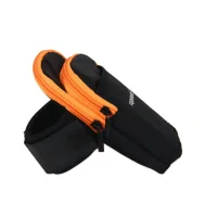 Vapesoon Multifunktionale ArmtascheLieferumfang: Multifunktionale Armtasche von VapesoonMit der modischer Arm-Tasche hast du immer alles dabei für kleine Ausflüge. In der praktischen Aussentasche ist sogar noch Platz für dein Smartphone oder deine Brieftasche und deine E-Dampfe. Verstauen Sie alle Dampf-Utensilien, damit das Wichtigste auf Reisen praktisch griffbereit sind.Mit der modischen Armtasche hast du immer alles dabei für kleine Ausflüge. In der praktischen Aussentasche ist sogar noch Platz für ein Smartphone, eine Brieftasche und ein Dampfer-Set. Verstauen Sie alle Dampf-Utensilien, damit das alle wichtigen Dinge unterwegs jederzeit griffbereit sind.Die unauffällige Tasche mit Reissverschluss hat eine Vorrichtung für das Anbringen an deinem Arm. Sie sitzt fest und ist Ideal fürs Jogging oder sonstige Aktivitäten. Sie hat drei Innentaschen und ist aussen aus wasserabweisender Kunstfaser und innen mit einer resistenten Kunstfaser gefertigt. Die Tasche bietet ausreichen Platz für deine Vaping-Utensilien.Produktfamilie Bags, Lanyards, Holder & Cases12045Fumytech8,10 CHFsmoke-shop.ch8,10 CHF Vapesoon Multifunktionale ArmtascheLieferumfang: Multifunktionale Armtasche von VapesoonMit der modischer Arm-Tasche hast du immer alles dabei für kleine Ausflüge. In der praktischen Aussentasche ist sogar noch Platz für dein Smartphone oder deine Brieftasche und deine E-Dampfe. Verstauen Sie alle Dampf-Utensilien, damit das Wichtigste auf Reisen praktisch griffbereit sind.Mit der modischen Armtasche hast du immer alles dabei für kleine Ausflüge. In der praktischen Aussentasche ist sogar noch Platz für ein Smartphone, eine Brieftasche und ein Dampfer-Set. Verstauen Sie alle Dampf-Utensilien, damit das alle wichtigen Dinge unterwegs jederzeit griffbereit sind.Die unauffällige Tasche mit Reissverschluss hat eine Vorrichtung für das Anbringen an deinem Arm. Sie sitzt fest und ist Ideal fürs Jogging oder sonstige Aktivitäten. Sie hat drei Innentaschen und ist aussen aus wasserabweisender Kunstfaser und innen mit einer resistenten Kunstfaser gefertigt. Die Tasche bietet ausreichen Platz für deine Vaping-Utensilien.Produktfamilie Bags, Lanyards, Holder & Cases12045Fumytech8,10 CHFsmoke-shop.ch8,10 CHF