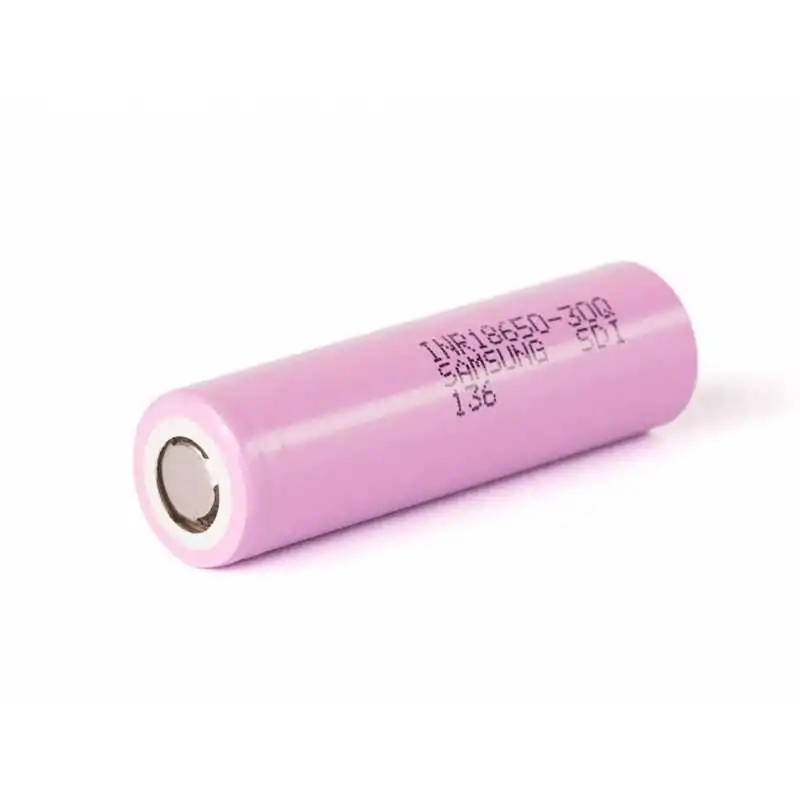 Samsung INR18650-30Q - 3,6V - 3,7V, 3000mAh (15A)8Abmessungen 64,85x18,33mm. Entwickelt für die Bereiche Industrie, E-Bikes, LEDs, Modellbau und mobile Anwendungen. Besonders für E-Bikes und Taschenlampen mit Schutzelektronik empfohlen.Samsung INR 18650-30Q (ungeschützt)Kapazität (mAh)3000mAhMinimale Kapazität (mAh)2900mAhNennspannung (Volt)3,6V - 3,7VLadeschlussspannung (Volt)4,20V ± 0,05Vmax. EntLadestrom (Ampere)5C 15AEntLadeschlussspannung (Volt)2,50VSchutzkeinePluspol (Aufbau)flach (Flat Top)Zusammensetzung (Chemie)LiNiCoAlO2Durchmesser (mm)18,33 mm ± 0,07 mmHöhe (mm)64,85 mm ± 0,15 mmGewicht (g)48 g ± 1 gLadeverfahrenCC-CVSicherheitshinweise:Lithium Zellen dürfen nur mit Schutz-Elektronik betrieben werden!Bitte beachten Sie, dass Lithium Zellen nur durch fachkundige Personen verwendet werden dürfen.Bei falscher Handhabung bzw. Kurzschluss kann dies zur Brandentwicklung oder Explosion führen.Weitere Eigenschaften:Lithium-Ionen Akkus sind thermisch stabil und unterliegen keinem Memory-Effekt.Sie arbeiten auf der Basis von Lithium und zeichnen sich durch eine hohe Energiedichte aus.Technische Daten für "Samsung INR18650-30Q - 3,6V - 3,7V, 3000mAh (15A)"Ladestrom Normal1500mAhLadedauer bei 1500mAh3,5hLadestrom Schnell3000mAhLadedauer bei 3000mAh2,6hBetriebstemperatur Laden0 °C - 45 °CBetriebstemperatur Entladen-20 °C - 60 °CHinweise:Für das Laden von Lithium Ionen Akkus bedarf es eines speziellen Ladegerät, das die Akkus nach einem speziellen Ladeverfahren lädt. (CCCV = constant current, constant voltage.) Die Akkus dürfen nicht über eine Spannung von 4,35 Volt geladen werden, da sonst die Gefahr von Brand und Explosion besteht. Vorteilhaft ist es, die Akkus nur bis ca. 4,2 Volt zu laden, da dies die Lebensdauer bzw. Zahl der Ladezyklen deutlich erhöht (ggf. bis zu einer Verdoppelung). Für das Laden dürfen nur Lithium Ionen Ladegeräte verwendet werden. Allerdings haben die billigen Ladegeräte mitunter den Nachteil, das sie nach Ende des Ladevorgangs nicht sicher abschalten, sondern die Akkus mit einem kleinen Ladestrom weiterladen, was gefährlich sein kann.Ferner gehören Akkus und Batterien nicht in den Hausmüll! Bitte entsorgen Sie diese wie vom Gesetzgeber vorgeschrieben in den kommunalen Sammelstellen oder in den dafür vorgesehenen [meist grünen] Behältnissen des Handels.12083Samsung Batterien9,90&nbsp;CHFsmoke-shop.ch9,90&nbsp;CHF