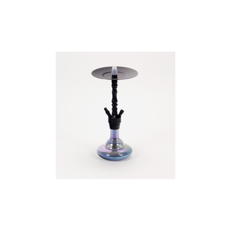 DSCHINNI PICO BLACK VENOM SHISHA - Wasserpfeife - Edelstahl Hybrid Shisha von DschinniDie Dschinni Pico Black Venom Shisha ist die neueste Edelstahl Hybrid Shisha aus dem Hause Dschinni.Technische Details:Höhe: ca. 43 cmDie Edelstahl Hybrid Shisha aus dem Hause Dschinni ist das Neuste und technisch aktuellste Modell aus dem neuen Sektor der Edelstahl Hybrid!Die Dschinni Pico Black Shisha ist der Nachfolger der weltberühmten Flexx Hybrid Reihe die den Shishamarkt ein komplett neues Gesicht gegeben hat. Die innovativen Systeme, wie das Klicksystem oder das Closed Chamber System waren Ihrer Zeit weit vorraus. Was ist das Upgrade dieser Shisha und was macht sie so besonderst?Als Flexx Junior hat diese Shisha ein großes Erbe, welches sie mit Design und dem neuen Fortschritt spielerisch übertrifft. Diese Shisha ist einfach genial, sie verbindet kompromisslose Qualität und mit einem unschlagbaren Preis. Das Innenskelett, und somit alle wichtigen funktionellen Teile die Korrosionsanfälligen Elemente bestehen aus Edelstahl und die optischen Elemente können ruhig aus Aluminium bestehen, weil diese nicht den Kontakt mit dem Rauch in diesem Umfang haben. Das ist eine enorme Aufwertung weil man im Grunde eine Edelstahlshisha besitzt zu einem unglaublichen Preis, ohne an Qualität einzubüßen.Die Shisha besteht aus eloxiertem Aluminiumummantelung während das Innenleben aus 304/4301 Stainless steel 18/8 besteht einer sehr hohen Form der Edelstahllegierung.Das Glas besteht aus High Borosilikatglas 3.3 dem hochwertigsten Glas auf dem Shishamarkt. Der Preis entscheidet nicht die Qualität sondern die Kriterien des Materiales selber. Und High Borosilikatglas 3.3 wird in der Weltraumforschung eingesetzt und in jeder Branche die sehr hohe Qualitätsansprüche besitzt. Die Vorteile von High Borosilikatglas 3.3 sprechen für sich. Es ist hygienisch, leicht zu reinigen und darüber hinaus noch umweltfreundlich. Es besitzt einen sehr hohen Härtegrad und ist sehr hitzebeständig, was es zum idealen Produkt im Laborbereich macht. Im Shishabereich bedeutet es für uns einfach das es robust ist und leicht zu reinigen, vorallem man kann es mit heissem Wasser auswaschen, wovor alle anderen Hersteller im Grunde warnen. Mit unseren Dschinni Shishas haben wir das Problem nicht eher im Gegenteil.Beim Aufbau wird die Rauchsäule und die Tauchrohre über ein Gewinde an die Base befestigt was schon die ganze Aufbaubeschreibung darstellt. Der Rest wird einfach aufgesteckt über Schliffsystem, somit stellt die Shisha keine Angriffsfläche für Verschleis da. Das Ausblasventil und der Schlauchadapter, welche beide mit einem 14.5 direkt in die Base gesteckt werden, die Schliffe machen die alten dichtungsringe überflüssig und legen sich geschmeidig in die entsprechenden Bohrungen. Der Auf und Abbau gestaltet sich leicht und schnell.Am Teller befindet sich ein 18.8 Schliff für den Teller, der zum Anbringen von Molassefängern dient und für anderen dekorativen Zubehörteile mit einem genormten 18.8 Schliff. Zudem kann bei entsprechendem Gebrauch der Teller nur abgenommen und transportiert werden, anstatt die ganze Shisha vom Platz zu bewegen, um z.B. den Kopf umzutauschen.Durch die Größe erreichen wir eine geringes Körpervolumen der Bowl was zu einer höhren Rauchdichte führt und das Ergebniss ist das erwünschte Rauchverhalten der Shisha, schön dichter großer Rauch. Durch die Form der Bowl erreichen wir einen sehr guten laminaren Strom der zu einem gigantischen guten Durchzug führt der aber nicht unangenehm ist. Das Tauchrohr besitzt keinen Diffusor, kann aber mit einem Silikondiffusor erweitert werden bei Gebrauch um die Geräuschkulisse beim Rauchen zu reduzieren.Das Closed Chamber System, welches aus dem Hause Dschinni stammt, verfügt in der Base 2 lotrechte Bohrungen die den turbulenten Strom laminar führen und das auspusten des abgestanden Rauches aus der Bowl ermöglicht.Die  Base wird per Klickverschluss an die Bowl befestigt und somit lässt sich die Shisha extrem schnell und leicht auf und abbauen, was die Reinigung extrem erleichtert und beschleunigt.Die Shisha verbindet wunderschöne Optik mit dem neuesten technischen Update. _HINWEISEReinigung: Die Bowl kann man mit kochendem Wasser reinigen! Dies liegt an unserem High Borosilikatglas 3.3. Wir empfehlen einen Teelöffel Schmandweg in die Bowl zu tun und dies mit kochendem Wasser zu übergießen. Danach bitte kräftig schwenken und über Nacht ziehen lassen. Am nächsten Tag ordentlich durchspühlen und von Reststoffen befreien.Wir empfehlen die Shishas regelmäßig zu reinigen.12240Dschinni - Wasserpfeifen und Zubehör128,00 CHFsmoke-shop.ch128,00 CHF