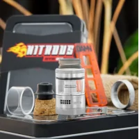 Nitrous RTA - Damn Vape - (Selbstwickelverdampfer 22mm)Nitrous RTA - Damn Vape - (Selbstwickelverdampfer 22mm) SilberLieferumfang: 1x Nitrous RTA 22mm 1x Tropfspitze 1x Pyrex 2x Spule Fused Clapton 1x Zubehörtasche 1x 510er Adapter 1x Werkzeug 1x Schönheitsring 1x Inbusschlüssel 1x HandbuchEigenschaften: Durchmesser 22mm Single-coil Kettenblatt Tropfspitze 510 810 Pom12779Damn Vape - RDA50,10 CHFsmoke-shop.ch50,10 CHF Nitrous RTA - Damn Vape - (Selbstwickelverdampfer 22mm)Nitrous RTA - Damn Vape - (Selbstwickelverdampfer 22mm) SilberLieferumfang: 1x Nitrous RTA 22mm 1x Tropfspitze 1x Pyrex 2x Spule Fused Clapton 1x Zubehörtasche 1x 510er Adapter 1x Werkzeug 1x Schönheitsring 1x Inbusschlüssel 1x HandbuchEigenschaften: Durchmesser 22mm Single-coil Kettenblatt Tropfspitze 510 810 Pom12779Damn Vape - RDA50,10 CHFsmoke-shop.ch50,10 CHF