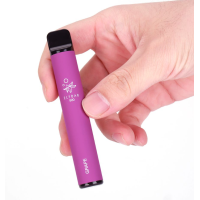 ELF BAR 800- Disposable - 20 mg vers. GeschmacksrichtungenELF BAR 800- Disposable (Einweg E-Zigarette)bis zu 800 Züge möglich.GeschmacksrichtungCool Mint: Die puren und erfrischenden Kräuternoten der Minze mit einem Cooling-Effekt versetzt.Peach Ice: Der milde und saftige Fruchtgeschmack von sonnengereiften Pfirsichfrüchten mit einer eisigen Kühle abgerundet.Straweberry Ice: Köstliche Erdbeeren mit einem eisigen Abgang.Mango: Der exotische Fruchtgeschmack von saftigen Mangos.Blueberry: Der beerige Geschmack von frische, handverlesenen HeidelbeerenGrape: Die spritzigen Noten von reifen süssen Trauben.Pink Lemonade: Ein erfrischende Limonade, welche mit frischen roten Beeren verfeinert wurde.Strawberry Banana: Ein leckere Kombination aus süssen Erdbeeren und exotischen Bananen.Watermelon: Der erfrischende Fruchtgeschmack von saftigen Wassermelonen.Banana Ice: Der milde Fruchtgeschmack von reifen Bananen, die mit einer eisigen Frische versetzt.Blue Razz Lemonade: Eine leckere Limonade, welche mit blauen Himbeeren aromatisiert wurde.Cotton Candy Ice: Zuckersüsse Zuckerwatte mit einem eisigen Frische-Effekt.Strawberry Ice Cream: Eine köstliche Eiscreme mit leckerem Erdbeergeschmack.Cream Tobacco: Ein reichhaltiges Tabakaroma mit cremigen Noten.Coconut Melon: Ein tropischer Kokosnuss-Geschmack mit saftigen Melonen.Kiwi Passion Fruit Guava: Eine bunte und exotischem Mischung aus Kiwi, Passionfruit und Guaven.Cola: Der unverwechselbare Geschmack des wohl bekanntesten Kultgetränks.Lychee Ice: Saftig süsse Lychees, die mit einem eisigen Abgang ergänzt wurden.Mango Milk Ice: Eine interessante Kombination aus exotischen Mangos und cremigen Milchnoten mit einem eisigen Abgang.Energy Ice: Der typische Geschmack eines Süssgetränks, das mit Eis heruntergekühlt wurde.ELF BAR 800- Disposable (Einweg E-Zigarette) 20 mg / 2 ml Füllmenge12970Elf Bar - Disposable Pods4,80 CHFsmoke-shop.ch4,80 CHF