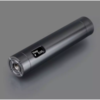 Dani Extreme V3 Tube Mod - DCL von Dicodes Highend L-18650Die bekannte und beliebte Dani V3 Tube ist in schlichtem Silber oder neu im noch edleren DLC Kleid erhältlich. Dafür hat Dicodes die ohnehin schon elegante Tube mit einer DLC Beschichtung versehene. Mit der DLC Beschichtung hat sich nicht nur das Erscheinungsbild etwas geändert, die Tube ist auch noch widerstandsfähiger geworden. Im Inneren der eleganten Tube sind beide Versionen identisch. Es wurde der äusserst zuverlässige Dicodes Chip verbaut, welcher viele Einstellmöglichkeiten bietet.Lieferumfang:  Dani V3 Extreme DCL Version L-186508605Dicodes Devices349,90 CHFsmoke-shop.ch349,90 CHF