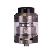 Vaperz Cloud Osiris RTA 30 mm (Selbstwickelverdampfer)Lieferumfang:Vaperz Cloud Osiris RTA 30 mm (Selbstwickelverdampfer)Die Osiris RTA ist die neueste Dual Coil 25mm (Mini) oder 30mm RTA, um die Vaperz Cloud Linie von Hardware beitreten! Das Deck bringt vier 2,5 mm x 2,0 mm einzelne Pfostenlöcher für einfache Spule Installation mit vier inidividual Docht Ports für hohe Wattzahl vaping! Mit der Einführung der ''Full Flow'' Saftflusskontrolle gibt der Osiris dem Benutzer die Möglichkeit, den Saftfluss individuell zu steuern, indem er das Deck mit dem inneren Barrel verriegelt und so den vollen Bewegungsspielraum beim Schließen des Saftflusses hat, ohne dass die Gefahr besteht, dass er sich löst. Dies ist perfekt für Reisezwecke oder für die Anpassung des Dochtstroms je nach Wattzahl oder Flüssigkeit, die Sie verwenden. Mit seiner einzigartigen Bottom-Shoot-Luftströmung verfehlt der Osiris seine Wirkung nicht, sowohl was den Geschmack als auch die Dampfproduktion angeht. Wenn Sie für hohe Wattleistung Wolken oder intesnse mittleren Wattleistung Geschmack suchen - die Osiris ist die RTA für Sie!SPEZIFIKATIONEN30mm Außendurchmesser oder 25mm Außendurchmesser (Mini)36,75mm Höhe oder 35,5mm Höhe (Mini)Quick Release Top Cap - Vierteldrehung ein/ausPostless Dual Coil Build DeckShoot-System Luftstrom von untenFull Flow"-Verriegelungssystem Saftkontrolle22-Loch oder 18-Loch (Mini) geschlitzter, diffuser Luftstromeinlass14233Vaperz Cloud55,00 CHFsmoke-shop.ch55,00 CHF