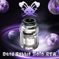 Dead Rabbit Solo RTA - Hellvape - 24 mm 5ml (Selbstwickelverdampfer)Lieferumfang: Dead Rabbit Solo RTA - Hellvape - 24 mm  5ml (Selbstwickelverdampfer)Der neue Dead Rabbit Solo RTA!Single-Coil-Platte, die gewagte Montagen ermöglicht.Sehr präzise von oben einstellbare Airflow. 24mm Durchmesser für eine Kapazität von 2 bis 5ml.Ausgezeichnete Geschmackswiedergabe dank einer Kammer, die die Aromen maximal kondensiert.Kann in sehr luftigen DL oder in restriktiven RDL verwendet werden.Lieferumfang 1 x Dead Rabbit Solo RTA1 x Pyrex Bubble 1 x Tasche für Zubehör1 x BedienungsanleitungEigenschaften 24mm DurchmesserSingle Coil TrayTop Airflow einstellbarZiehen RDL bis DL 14681Hellvape36,00 CHFsmoke-shop.ch36,00 CHF