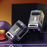 Kit DotAio X Essentiel (+ Ato DotAio V3 3ml ) Dotmod139Entdecken Sie das neue DotAio X Essential Kit, das von Dotmod entwickelt wurde! Es funktioniert mit einem 18650-Akku (nicht im Lieferumfang enthalten) und kann bis zu 60 W Leistung bringen. Dank des DotAio V3-Zerstäubers kann es bis zu 3 ml Liquid aufnehmen. Das Kit ist mit DotCoils Widerständen von 0,3 bis 0,7 Ohm kompatibel.15450Dotmod139,90 CHFsmoke-shop.ch139,90 CHF