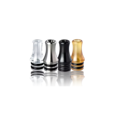 Figura Drip Tip von Svoe Mesto - vers. FarbenFigura Drip Tip von Svoe Mesto Mit dem MTL Drip Tip Figura White bringt Svoe Mesto ein 510er Drip Tip mit einem durchgehenden Innendurchmesser von 4 mm. So wird es zum perfekten Aufsatz für MTL Verdampfer. Das Drip Tip ist mit einem 510er Anschluss und zwei O-Ringen versehen. Der Durchmesser am Mundstück beträgt 7.2 mm und an der dicksten Stelle oberhalb des 510 Anschluss 10 mm. Beim Figura White hat Svoe Mesto ein Material aus PMMA gewählt.Sichtbare Länge14.0 mmLänge19.7 mmDurchmesser10.00 mmLuftbohrung4.0 mmO-Ringe2 O-Ringe am 510 Anschluss11002svoemesto8,90 CHFsmoke-shop.ch8,90 CHF