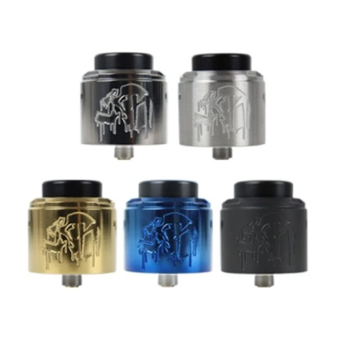 Suicide Mods Nightmare Mini V2 25mm RDA - vers. FarbenFür Experten im Cloud Chasing.Postless Dual Coil-Platte.25 mm Durchmesser.Kammerreduzierer aus Ultem zur Maximierung der Aromen. Mit Bottom Feed kompatibel.Airflow kann angepasst werden.Perfekt für DTL (Direktes Inhalieren)Lieferumfang    1 x Nightmare V2 RDA 25mm Atomizer    1 x Tasche für ZubehörEigenschaften    Airflow: Unterhalb    Airflow: Doppelte Diffusion    Befestigung: Messing, vergoldet    Durchmesser: 25mm    Direkte Inhalation 15648Suicide Mods44,90 CHFsmoke-shop.ch44,90 CHF