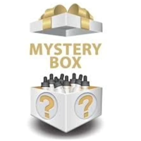 Mystery-Box 5x 100ml Shortfill 0mg - Liquids + 10x Nikotinshots (20mg)Mach Dich bereit für ein aufregendes Vaping-Erlebnis mit unserer Nic Salts Mystery Box! Darin finden Sie 5 zufällige Short Fill Liquids à 100ml  + 10 Nikotinshots (20mg). Lieferumfang:  5x 100ml Liquids (0mg) + 10x 10ml Shots (20mg)  - Zufallsgeschmack (8 CHF pro 100 ml Shortfill + Gratis Nikotinshots)Zufallsauswahl (Markenartikel) 10x Nikotinshots Salt oder normale Nikotin à 20mg 15706Smoke-Shop.ch55,00 CHFsmoke-shop.ch55,00 CHF
