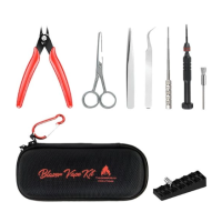 Wickelset - BlazerTool Kit - THC ThunderheadWickelset - Blazer Tool Kit - THC ThunderheadWerkzeugsatz für wiederaufbaubares Material erforderlich.Spulen, Baugruppen, Reinigung.THC-Herstellung.Für Ihre raffiniertesten Montagen.Inhalt gemäss Abbildung / Lieferumfang1 x Profi-Schraubendreher1 x Schneidezange1 x Schere aus rostfreiem Stahl1 x Spitzzange1 x Gewinkelte Zange1 x Haspel1 x Bürste aus rostfreiem Stahl1 x Schneideschablone für Spulen1 x Hartschalenkoffer 15827Thunderhead21,00 CHFsmoke-shop.ch21,00 CHF