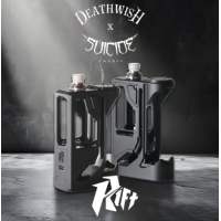 Kit Rift AIO 60W DNA60C New Colors - Deathwish X Suicide ModsEntdecken Sie das Rift AIO Kit von Deathwish X Suicide Mods.Arbeitet mit einer 18650-Batterie (nicht enthalten) und lädt durch USB-C.Großes Fassungsvermögen Boro Tank, von der Vorderseite gefüllt.Einstellbare Leistung von 5 bis maximal 60 Watt.Hergestellt aus rostfreiem Stahl und CNC-Aluminium.OLED-Bildschirm befindet sich unter dem Kit.Evolv DNA60C Chipsatz.Kompatibel mit den meisten Boro-Tanks.Lieferumfang: 1 x Rift AIO1 x Boro Tank1 x Wicklung1 x Tasche mit Zubehör1 x USB-C-Kabel1 x BenutzerhandbuchEigenschaftenAbmessungen : 79.5x53.45x24mmGewicht : 110gChipsatz: Evolv DN60CBildschirm: OLEDBatterie : 18650 (nicht enthalten)Tropfspitze : 51015798Deathwish Modz199,90 CHFsmoke-shop.ch199,90 CHF