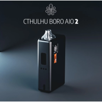 Kit Cthulhu Boro RBA AIO 2 - Cthulhu Mods (Boro Box)Wir stellen den neuesten Boro All-in-One vor, den Cthulhu Boro RBA Aio 2.Läuft auf 18650 Batterie (nicht enthalten) und lädt über USB-C.Einstellbare Leistung von 5 bis 60 Watt.5 Betriebsmodi: VW, VV, TC, TCR und BYPASS5,5ml Boro-Tank Kapazität und Frontplatte Füllung.Neue TREE RBA Single-Coil-Brücke für verbesserten Geschmack.Einstellbare Luftstromeinsätze: 1,0, 1,2, 1,6, 2,0, 2,5, 3,0 und 3,4 mmKomplett aus CNC-Aluminium gefertigt.Erhabenes OLED-Display für klare Informationen.Hochstabiler ATOM 60W V2 Chipsatz.Kompatibel mit den meisten Boro-Tanks.Abmessungen: 80.7x48.5x21.5mm15994CTHULHU MOD - BORO AIO105,00 CHFsmoke-shop.ch105,00 CHF