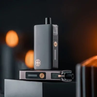 DotMod - Dotpod Max Kit - vers. Farben - 5 ml - 2100 mAhDotmod präsentiert sein neues Dotpod Max Kit!Das Dotpod Max Kit verfügt über einen integrierten 2100mAh Akku und kann bis zu 60W Leistung liefern. Das Kit funktioniert mit Dotmod's Dotpod Max Patronen mit eingebautem Coil. Leere Dotpod-Patronen sind kompatibel mit DotCoil von der gleichen Marke.16179Dotmod44,90 CHFsmoke-shop.ch44,90 CHF