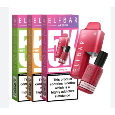 Elfbar - AF5000 Kit - vers. Geschmacksrichtungen - ElfBar - 20 mg/mlElf Bar AF50005000 Züge mit der Elf Bar AF5000Die Antwort der sogenannten „Big Puffs“ kommt von der Trend-Marke Elfbar und hört auf den Namen "Elf Bar AF5000". "Big Puffs" sind Vapes mit mehreren Tausend Puffs (Zügen), in Deutschland sind sie wegen der TPD Begrenzung der Liquid Menge, in vorgefüllten E-Zigaretten, auf max. 2ml verboten.5000 Puffs Elfbar VapeMit der Elf Bar AF5000 wurde eine einzigartige Disposable Vape entwickelt, die bis zu 5000 Züge leistet und dabei TPD-konform bleibt. Zustande kommt das durch ein innovatives Design mit einem separaten 10ml Liquid-Reservoir, welches den 2ml Tank der Elfbar AF5000 automatisch während des Gebrauchs füllt, sodass er bis zu 5-mal nachgefüllt werden kann.&nbsp; AF5000 - Eigenschaft&nbsp;&nbsp;&nbsp;BeschreibungZüge pro GerätBis zu&nbsp;5000 Züge&nbsp;pro Gerät.TPD-KonformErfüllt die TPD-Richtlinien und verfügt über einen&nbsp;2-ml-Tank&nbsp;und ein&nbsp;10-ml-Liquid-Reservoir.Mesh-CoilVerwendet eine&nbsp;Mesh-Coil, um den Geschmack zu verbessern.USB Type-CMit einem&nbsp;USB Type-C-Anschluss&nbsp;zum Aufladen.GeschmacksrichtungenKompatibel mit&nbsp;15 verschiedenen Elfbar-Geschmacksrichtungen.Akkukapazität650 mAh-Akku&nbsp;für eine lange Lebensdauer.Auslaufsicheres DesignDas Pod-Design ist&nbsp;auslaufsicher.&nbsp;Intensiver Geschmack bis zum letzten ZugEine Mesh-Coil sorgt für verbesserten Geschmack, somit kommen die 15 Sorten optimal zur Geltung. Die Pods haben ein auslaufsicheres Pod-Design und eine Nikotinstärke von 20 mg/ml (2%).Der starke Akku des Elf Bar AF 5000Angetrieben wird die Elfbar AF5000 von einem 650mAh Akku der neuesten Generation, aufgeladen wird dieser über einen USB Typ-C Kabel.In welchen Geschmacksrichtungen gibt die Elf Bar AF5000?Das sind die Sorten der Elf Bar mit 5000 Zügen - AF5000:Blue Razz LemonadeBlueberry IceBlueberry Sour RaspberryCherry IceGrapeKiwi Passion Fruit GuavaLemon LimePineapple MojitoPink LemonadeSour Pineapple IceStrawberry IceStrawberry Raspberry Cherry IceTobaccoTriple MangoWatermelon Ice16271Elf Bar - Disposable Pods11,10&nbsp;CHFsmoke-shop.ch11,10&nbsp;CHF