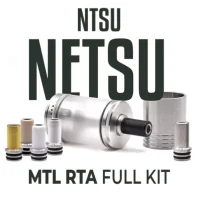 Full Kit Netsu MTL RTA - NTSU (Selbstwickelverdampfer)Mit diesem Komplettset können Sie Ihren Netsu MTL RTA nach Ihren Wünschen gestalten, vom Drip Tip bis zum Tank...Single Coil Tray ermöglicht eine einfache Installation der Coils.5ml Fassungsvermögen und Befüllung von oben.Airflow einstellbar über 4 austauschbare Pins (1.0mm standardmäßig installiert, 1.2mm, 1.4mm, 1.5mm) perfekt für einen MTL-Zug.Gegen den Uhrzeigersinn verschraubter Füllanschluss, um eine Blockierung zwischen Kammer und Füllanschluss zu verhindern.Hohe Individualisierbarkeit dank der 3 mitgelieferten austauschbaren Tanks.Außergewöhnliche Wiedergabe von Aromen.Kompatibel mit einem Großteil der vorhandenen Mods dank des Durchmessers von 22 mm.16303Suicide Mods118,90 CHFsmoke-shop.ch118,90 CHF