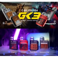 Pod Caliburn GK3 900mAh - Uwell - USB CLieferumfang1 x Mod Caliburn GK31 x Patrone 0.6Ohm1 x 0.9Ohm Patrone1 x USB-C-Kabel1 x Lanyard1 x BenutzerhandbuchDer Caliburn GK3 Pod ist ein echtes Schmuckstück im Retro-Stil, das man nicht übersehen kann!Eingebauter 900mAh-Akku, der sich über USB-C schnell mit 2A aufladen lässt.Einstellbare Leistung bis maximal 25 Watt.Fassungsvermögen von 2,5ml und Befüllung von der Seite.In die Patrone integrierter Mesh-Widerstand.Kompatibel mit allen Kartuschen der G3-Serie.Einstellbare Airflow perfekt für MTL- bis RDL-Züge.Pro-FOCS-Technologie für eine optimale Geschmackswiedergabe und auslaufsichere U²-Technologie.Klares und gut lesbares LCD-Display mit geringem Stromverbrauch.Aktivierung per Knopfdruck oder automatisch durch Inhalation.16425Uwell 21,90&nbsp;CHFsmoke-shop.ch21,90&nbsp;CHF
