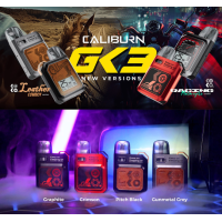 Pod Caliburn GK3 900mAh - Uwell - USB CLieferumfang1 x Mod Caliburn GK31 x Patrone 0.6Ohm1 x 0.9Ohm Patrone1 x USB-C-Kabel1 x Lanyard1 x BenutzerhandbuchDer Caliburn GK3 Pod ist ein echtes Schmuckstück im Retro-Stil, das man nicht übersehen kann!Eingebauter 900mAh-Akku, der sich über USB-C schnell mit 2A aufladen lässt.Einstellbare Leistung bis maximal 25 Watt.Fassungsvermögen von 2,5ml und Befüllung von der Seite.In die Patrone integrierter Mesh-Widerstand.Kompatibel mit allen Kartuschen der G3-Serie.Einstellbare Airflow perfekt für MTL- bis RDL-Züge.Pro-FOCS-Technologie für eine optimale Geschmackswiedergabe und auslaufsichere U²-Technologie.Klares und gut lesbares LCD-Display mit geringem Stromverbrauch.Aktivierung per Knopfdruck oder automatisch durch Inhalation.16425Uwell 22,00 CHFsmoke-shop.ch22,00 CHF