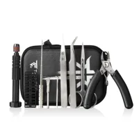 Requiem Pro Tool Kit - Thunder Cloud x El Mono VapeadorAls perfekte Ergänzung zum Requiem Pro Tool Kit - Thunder Cloud x El Mono Vapeador haben sich Vaping Bogan und Thunder Cloud erneut zusammengetan, um uns dieses außergewöhnliche Vape Kit zu präsentieren.Dieses Kit ist ideal für Anfänger und fortgeschrittene Dampfer, die schnell und präzise hochwertige Coils herstellen möchten.Lieferumfang:Lieferumfang:1 x Professioneller Schraubendreher1 x Spitze Edelstahlschere1 x Keramikpinzette1 x Spitze Edelstahlpinzette1 x Edelstahlschneider1 x Edelstahl-Coiler-Stange1 x Reinigungsbürste1 x Inbusschlüssel (2,0 mm)1 x Werkzeug zum Schneiden von Widerstandslaschen1 x Abschließbarer Karabinerhaken grau1 x Kompaktes Aufbewahrungsetui16628Thunder Cloud x EL MONO VAPEADO R19,60 CHFsmoke-shop.ch19,60 CHF Requiem Pro Tool Kit - Thunder Cloud x El Mono VapeadorAls perfekte Ergänzung zum Requiem Pro Tool Kit - Thunder Cloud x El Mono Vapeador haben sich Vaping Bogan und Thunder Cloud erneut zusammengetan, um uns dieses außergewöhnliche Vape Kit zu präsentieren.Dieses Kit ist ideal für Anfänger und fortgeschrittene Dampfer, die schnell und präzise hochwertige Coils herstellen möchten.Lieferumfang:Lieferumfang:1 x Professioneller Schraubendreher1 x Spitze Edelstahlschere1 x Keramikpinzette1 x Spitze Edelstahlpinzette1 x Edelstahlschneider1 x Edelstahl-Coiler-Stange1 x Reinigungsbürste1 x Inbusschlüssel (2,0 mm)1 x Werkzeug zum Schneiden von Widerstandslaschen1 x Abschließbarer Karabinerhaken grau1 x Kompaktes Aufbewahrungsetui16628Thunder Cloud x EL MONO VAPEADO R19,60 CHFsmoke-shop.ch19,60 CHF