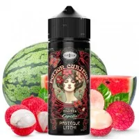 Watermelon Lychee - Potion Curieuse by Curieux - 100 ml in 120 mlWatermelon Lychee - Potion Curieuse by Curieux - 100 ml in 120 ml100ml&nbsp;40PG | 60VG&nbsp;Fruity&nbsp;Watermelon&nbsp;Lychee&nbsp;made in France Wo Aromen auf Fantasie treffen, wird eine geheimnisvolle und bezaubernde Kreation zum Leben erweckt: Potion Curieuse Watermelon Lychee von Curieux. In diesem fruchtigen Elixier verschmilzt die saftige Frische der Wassermelone nahtlos mit den blumigen und exotischen Noten der Litschi. Ein harmonisches Duo, das durch die kultigen Capella-Aromen, die das Herzstück dieser köstlichen Rezeptur bilden, noch verstärkt wird.Fassungsvermögen (ml)100mlPG/VG-Verhältnis oder Vegetol40PG | 60VGGeschmacksrichtungenSüßAromenPfirsich , MangoNikotingehalt in mg/ml0 mgFreies Volumen für Nikotinshots in ml20mlArt der InhalationRDL, DTLHerstellungslandmade in France16650Curieux22,00&nbsp;CHFsmoke-shop.ch22,00&nbsp;CHF