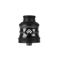 Hussar East RDA - Hussar - Polished DLC - SelbstwickelverdampferHussar East RDA - Hussar - Polished DLC - SelbstwickelverdampferHussar Vape, eine feste Größe in der Welt der hochwertigen wiederaufbaubaren Verdampfer, präsentiert seinen brandneuen Hussar East RDA.Dank des mitgelieferten (vorinstallierten) Stifts kompatibel mit Bottom Feed.Hochgradig anpassbarer Airflow dank 2 Reduzierstücken, perfekt für DL-Züge:Honeycomb FC: 2 x 18 mm².Corporal-Schlitze: 2 x 18 mm².Honeycomb CC: 2 x 31 mm².Gills-Schlitze: 2 x 25,2 mm².Drip Tip 810 Wide Bore.Lieferumfang    1 x East RDA    2 x Luftstromreduzierer    1 x Beauty Ring 26 mm    1 x Ersatzbeutel    1 x BedienungsanleitungEigenschaften    Abmessungen: 29,8 x 24,0 mmØ (26 mit Beauty Ring)    Materialien: Edelstahl    Platte    BF-kompatibel    Einstellbarer Luftstrom    Zug: DL16858Ambition Mods89,90 CHFsmoke-shop.ch89,90 CHF