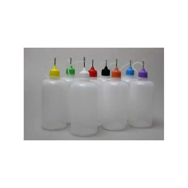 100 ML PET Flasche mit langer NadelspitzeDie 100 ml PE-Flasche aus mittelweichem Polyethylen eignet sich ideal zum sauberen und präzisen Dosieren von Flüssigkeiten. Dank der feinen Metallspitze lassen sich auch kleinste Mengen gezielt auftragen. Das flexible Material ermöglicht ein einfaches Zusammendrücken der Flasche und eine komfortable Handhabung.Produktdetails:Fassungsvermögen: 100 mlMaterial: Mittelweiches Polyethylen (PE)Farbe: TransparentVerschluss: Schraubverschluss mit feiner Metall-Dosierspitze und SchutzkappeWiederverwendbar und leicht zu reinigenFlexibel und bruchsicherIdeal geeignet für:E-LiquidsAromenÖleBastel- und ModellbauarbeitenWeitere Flüssigkeiten mit präziser DosierungLieferumfang:1 × 100 ml PE-Flasche aus mittelweichem Polyethylen inklusive Dosierspitze und Schutzkappe1662Flaschen1,20&nbsp;CHFsmoke-shop.ch1,20&nbsp;CHF