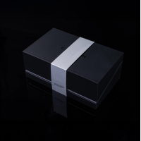 Caliburn G4 Classic - Geschenksbox - Uwell - mit 4 Coils - USB C - SilverDer Caliburn G4 Classic: das raffinierteste Modell der Serie, präsentiert in einer Premium-Box mit Zubehör.Integrierter 1400-mAh-Akku mit Schnellladefunktion 2A über USB-C.Maximale Leistung von 35 Watt, passt sich automatisch an die eingesetzte Kartusche an.3 ml Fassungsvermögen und seitliche Befüllung.Kartusche mit integrierter Mesh-Spule.Präzise einstellbarer Luftstrom, perfekt für MTL- bis RDL-Züge.Pro-Focs 4.0-Technologie für optimale Geschmacksentfaltung.U²-Anti-Leck-Technologie.Verbleibende Akkuleistung wird durch RGB-LED angezeigt: Grün, Blau und Rot.CNC-gefräste Oberfläche mit ultra-hochwertiger eloxierter Glättung.Aktivierung per Knopfdruck oder automatisch durch Inhalation.Kompatibel mit allen Kartuschen der GPP-Serie.16987Uwell 38,00 CHFsmoke-shop.ch38,00 CHF