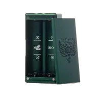 Box Hammer of God 200 (2x 18650 Batterien) 200 WattDie Hammer of God Box kehrt in einem kompakteren Format zurück und behält dabei die Leistung bei, für die sie bekannt ist.Funktioniert mit 2 Akkus 18650 (nicht im Lieferumfang enthalten).Maximale Leistung einstellbar von 5 bis 200 Watt.Leistungsstarker VC HotSwap 200-Chipsatz.3 Temperaturregelungsmodi (Ni/Ti/SS316).0,96-Zoll-OLED-Farbbildschirm.Verdampfer mit einem Durchmesser von maximal 30 mm schließen bündig mit dem Mod ab.Lieferumfang&nbsp;1 x Mod Hammer of God 2001 x Zubehörtasche&nbsp;1 x Werkzeug&nbsp;1 x Bedienungsanleitung&nbsp;Eigenschaften&nbsp;16988Vaperz Cloud99,90&nbsp;CHFsmoke-shop.ch99,90&nbsp;CHF