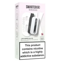 Smarter S6000 Kit -Pod System - Vers. Auswahl - USB C- 1800 mAh - 20mg - SmarterEntdecke den Smarter S6000 Pod - Super Menthol 20mg, der eine erfrischende Geschmacksnoten mit einem schnellen Nikotin-Flash durch 20mg Nikotinsalz bietet. Ohm Coil1.0 ohm MeshPodystem -Wechselbarer Nachfülltank 10 ml Wechselbarer Coil (1.0 ohm Mesh Coils) 2ml PodsystemTankvolumen: 2ml + 10ml NachfüllbehälterBatteriekapazität: 1800mAh AkkuNikotin: 20mg NikotinsalzKompakt und wiederverwendbarZugautomatik16999Elf Bar - Disposable Pods18,40 CHFsmoke-shop.ch18,40 CHF