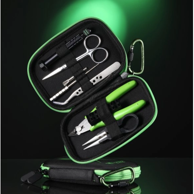 Recoil Pro Tool Kit - Thunder Cloud x Grimm GreenRecoil Pro Tool Kit - Thunder Cloud x Grimm GreenWerkzeugsatz für wiederaufbaubares Material erforderlich.Spulen, Baugruppen, Reinigung.THC-Herstellung.Für Ihre raffiniertesten Montagen.Werkzeugsatz mit allem, was Sie für Ihre wiederaufbaubaren Geräte benötigen.Inhalt gemäss Abbildung / Lieferumfang1 x Hartschalenkoffer1 x Profi-Schraubendreher1 x Stahlschere1 x Spulenreinigungswerkzeug1 x Spulenvorrichtung1 x Abgewinkelte Stahlpinzette1 x Schneidezange1 x Spulenbeintrimmer1 x Keramikpinzette17027Thunderhead24,90 CHFsmoke-shop.ch24,90 CHF Recoil Pro Tool Kit - Thunder Cloud x Grimm GreenRecoil Pro Tool Kit - Thunder Cloud x Grimm GreenWerkzeugsatz für wiederaufbaubares Material erforderlich.Spulen, Baugruppen, Reinigung.THC-Herstellung.Für Ihre raffiniertesten Montagen.Werkzeugsatz mit allem, was Sie für Ihre wiederaufbaubaren Geräte benötigen.Inhalt gemäss Abbildung / Lieferumfang1 x Hartschalenkoffer1 x Profi-Schraubendreher1 x Stahlschere1 x Spulenreinigungswerkzeug1 x Spulenvorrichtung1 x Abgewinkelte Stahlpinzette1 x Schneidezange1 x Spulenbeintrimmer1 x Keramikpinzette17027Thunderhead24,90 CHFsmoke-shop.ch24,90 CHF