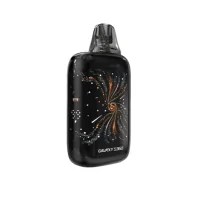 Kit Pod Galaxy S360 2.5ml 1400mAh - Lost Vape- USB C - vers. FarbenPod Galaxy S360 2.5ml 1400mAh - Lost Vape- USB C - vers. FarbenEntdecken Sie das Galaxy S360, eine Kreation von Lost Vape, die Stil und Leistung vereint.Integrierter 1400-mAh-Akku mit schneller USB-C-Aufladung (2 A).Leistung von 5 bis 35 Watt, die sich automatisch an die eingesetzte Kartusche anpasst.Energiesparmodus für noch längere Sitzungen.2,5 ml Side-Fill-Kartusche mit integrierter Mesh-Spule.Einstellbarer Luftstrom, ideal für MTL- bis RDL-Vaping.360°-gebogenes Display, klar und gut lesbar mit atemberaubenden Animationen.Durch Ziehen aktiviert für sofortigen Gebrauch.Kompatibel mit allen Kartuschen der Ursa-Serie.Lieferumfang1 x Galaxy S360 Mod1 x Ursa Top Fill V3 0,8 Ohm Kartusche1 x Ursa Kartusche Kurzanleitung1 x Tastenanleitung1 x Garantiekarte1 x Bedienungsanleitung1 x TragebandEigenschaftenGröße: 92,5 x 47,0 x 23,8 mmLeistung: 5–35 WIntegrierter Akku: 1400 mAhE-Liquid-Füllmenge: 2,5 mlNachfüllen: Seitliche BefüllungEinstellbarer LuftstromZugtyp: MTL bis RDLMaterial: KunststoffKompatible Kartuschen: Ursa-Serie17024Lost Vape22,90&nbsp;CHFsmoke-shop.ch22,90&nbsp;CHF