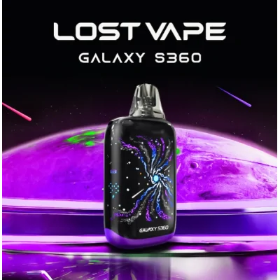 Kit Pod Galaxy S360 2.5ml 1400mAh - Lost Vape- USB C - vers. FarbenPod Galaxy S360 2.5ml 1400mAh - Lost Vape- USB C - vers. FarbenEntdecken Sie das Galaxy S360, eine Kreation von Lost Vape, die Stil und Leistung vereint.Integrierter 1400-mAh-Akku mit schneller USB-C-Aufladung (2 A).Leistung von 5 bis 35 Watt, die sich automatisch an die eingesetzte Kartusche anpasst.Energiesparmodus für noch längere Sitzungen.2,5 ml Side-Fill-Kartusche mit integrierter Mesh-Spule.Einstellbarer Luftstrom, ideal für MTL- bis RDL-Vaping.360°-gebogenes Display, klar und gut lesbar mit atemberaubenden Animationen.Durch Ziehen aktiviert für sofortigen Gebrauch.Kompatibel mit allen Kartuschen der Ursa-Serie.Lieferumfang1 x Galaxy S360 Mod1 x Ursa Top Fill V3 0,8 Ohm Kartusche1 x Ursa Kartusche Kurzanleitung1 x Tastenanleitung1 x Garantiekarte1 x Bedienungsanleitung1 x TragebandEigenschaftenGröße: 92,5 x 47,0 x 23,8 mmLeistung: 5–35 WIntegrierter Akku: 1400 mAhE-Liquid-Füllmenge: 2,5 mlNachfüllen: Seitliche BefüllungEinstellbarer LuftstromZugtyp: MTL bis RDLMaterial: KunststoffKompatible Kartuschen: Ursa-Serie17024Lost Vape22,90&nbsp;CHFsmoke-shop.ch22,90&nbsp;CHF