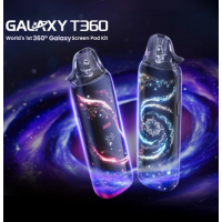 Kit Pod Galaxy T360 2.5ml 1200mAh - Lost Vape - USB C - vers. FarbenKit Pod Galaxy T360 2.5ml 1200mAh - Lost Vape - USB C - vers. FarbenEntdecken Sie das Galaxy T360, eine Kreation von Lost Vape, die Stil und Leistung vereint.Integrierter 1200-mAh-Akku mit schneller USB-C-Aufladung (2 A).Leistung von 5 bis 35 Watt, die sich automatisch an die eingesetzte Kartusche anpasst.Energiesparmodus für noch längere Sitzungen.2,5 ml Side-Fill-Kartusche mit integrierter Mesh-Spule.Einstellbarer Luftstrom, ideal für MTL- bis RDL-Vaping.360°-gebogenes Display, klar und gut lesbar mit atemberaubenden Animationen.Durch Ziehen aktiviert für sofortigen Gebrauch.Kompatibel mit allen Kartuschen der Ursa-Serie.Lieferumfang1 x Galaxy T360 Mod1 x Ursa Top Fill V3 0,8 Ohm Kartusche1 x O-Ring1 x Ursa Kartusche Kurzanleitung1 x Tastenanleitung1 x Garantiekarte1 x Bedienungsanleitung1 x TragebandEigenschaftenGröße: 114,8 x 20 x 30 mmLeistung: 5–35 WIntegrierter Akku: 1200 mAhE-Liquid-Füllmenge: 2,5 mlNachfüllen: Seitliche BefüllungEinstellbarer LuftstromZugtyp: MTL bis RDLMaterial: KunststoffKompatible Kartuschen: Ursa-Serie17024Lost Vape22,90 CHFsmoke-shop.ch22,90 CHF