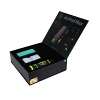 Gift Box Kit DotPod Max Gunmetal - 5ml 2100mAh - Geschenksbox - mit 100ml Dotmod LiquidHervorragendes Geschenkset mit einem DotPod Max Kit und einer 100 ml Dotmod E-Flüssigkeit.Leistung und Kraft sind zwei Begriffe, die den DotPod Max von DotMod perfekt beschreiben.Integrierter 2100-mAh-Akku, der sich über USB-C mit 2 A schnell aufladen lässt.Einstellbare Leistung von 5 bis maximal 60 Watt.Kartusche mit einem Fassungsvermögen von 5 ml, von oben befüllbar.Kompatibel mit Kartuschen mit integrierten Spulen (0,6/1,0 Ohm).Sehr präzise einstellbarer Luftstrom, perfekt für MTL- bis DTL-Zug.Klares und gut lesbares 0,69-Zoll-OLED-Display.Aktivierung per Knopfdruck oder automatisch durch Inhalation.Leere Kartuschen kompatibel mit allen DotCoil-Spulen (0,3/0,7/0,9 Ohm).Lieferumfang1 x DotPod Max Pod1 x DotPod Max 0.4Ω Cartridge1 x DotPod Max 0.6Ω Cartridge1 x Dotmod E-liquid 100mlEigenschaftenBattery : Built-in 2100mAhCapacity : 5ml cartridgeRefilling : Top-fillAirflow : Adjustable MTL/DTLMax Power : 60WLiquid Geschmack Zufällig aus Dotmod 100ml Reihne17004Dotmod49,90 CHFsmoke-shop.ch49,90 CHF